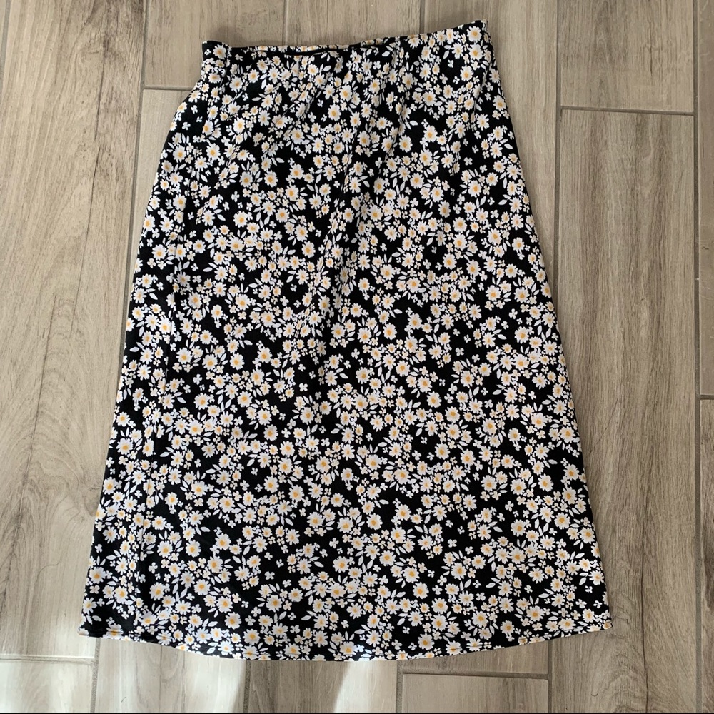 Hollister midi skirt size small